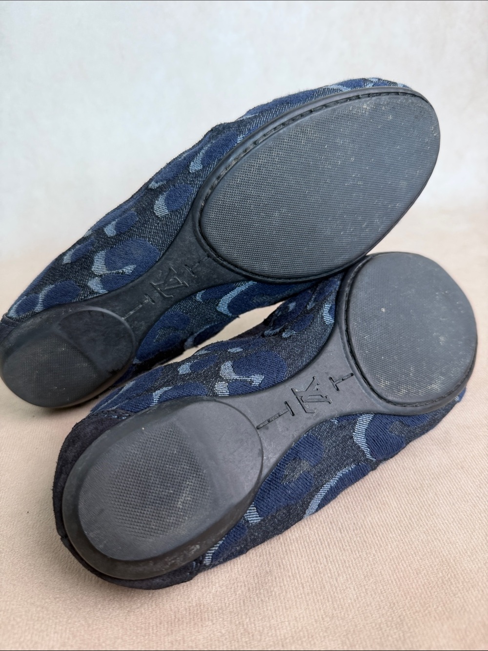 Authentic Louis Vuitton Tassel Ballet Flats – Size 37.5 (US 7–7.5) - Picture 12 of 17